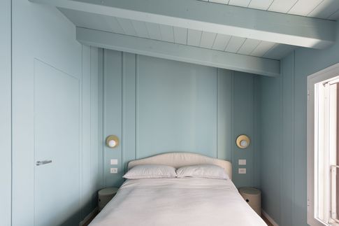 Camera da Letto in stile contemporaneo di 10 di Facta Studio Architetti Milano