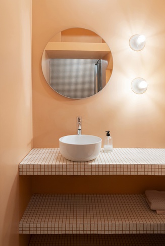 Bagno in stile minimal di 4 di APA_Architettura