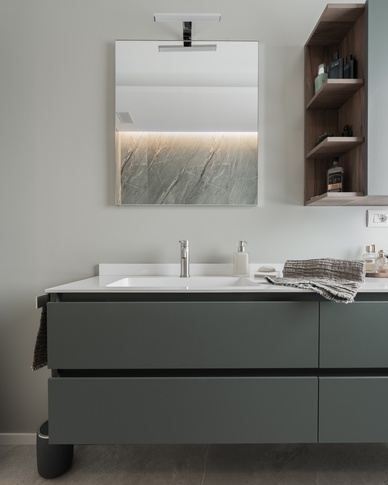 Bagno in stile moderno di 7 di Annalisa Carli Architetto