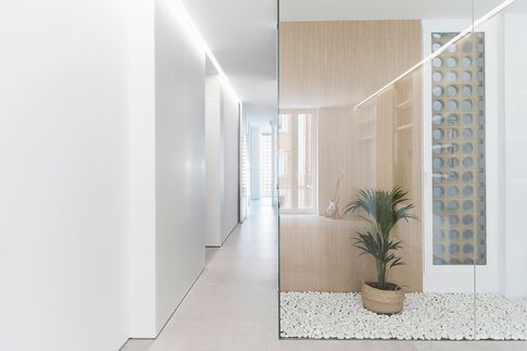 Soggiorno in stile contemporaneo di 32 di Lorenzo Franzi | Fotografia