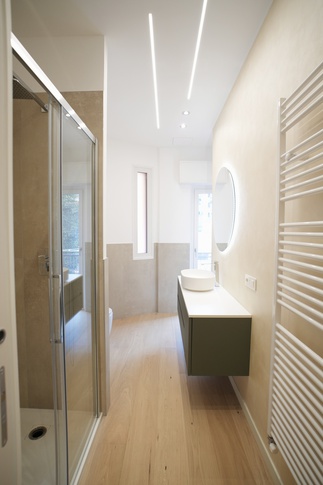 Bagno in stile contemporaneo di 7 di Rinnova Home 3d