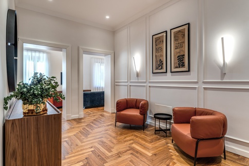 Ingresso in stile contemporaneo di 15 di MOB Architects Ingresso in stile contemporaneo di 15 di MOB Architects