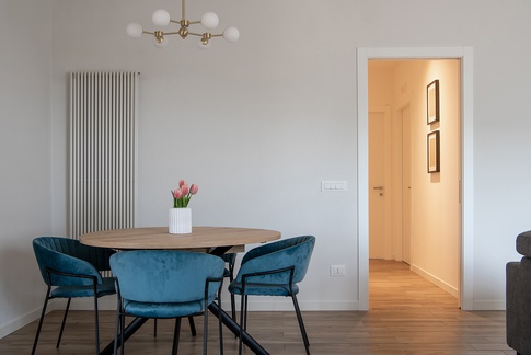 Soggiorno in stile contemporaneo di 35 di italo armone design studio