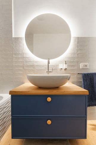 Bagno in stile industriale di 4 di Arch.j Floriana Ferraioli