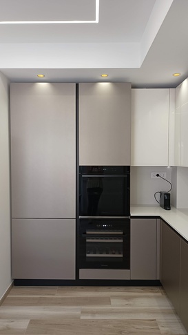 Soggiorno in stile contemporaneo di 24 di Melissa Domenici Architetto