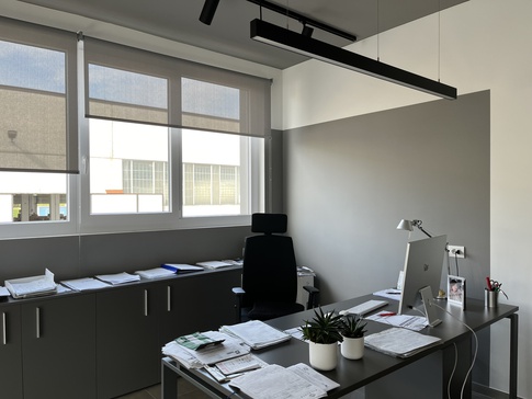 Open Space in stile moderno di 150 di BF interni