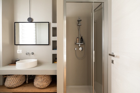 Bagno in stile contemporaneo di 2 di boobee.it Bagno in stile contemporaneo di 2 di boobee.it