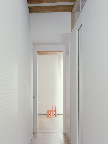 Corridoio in stile minimal di 6 di vianello gasparin progetti