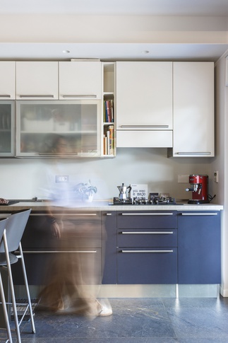 Cucina in stile contemporaneo di 12 di Valentina Varricchio Architetto