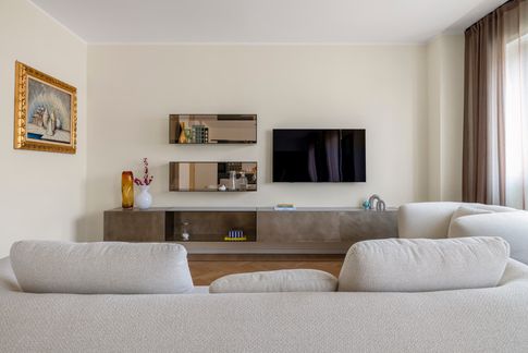 Open Space in stile contemporaneo di 45 di Caterina Scamardella Architetto