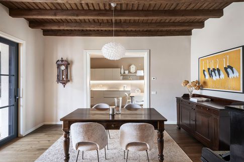 Sala da Pranzo in stile retrò di 22 di Giulia Dagheti Architetto