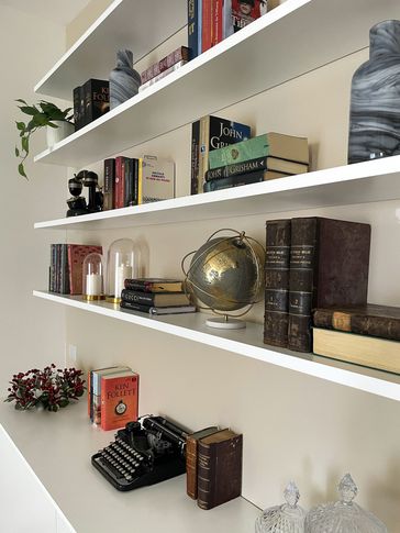 Open Space in stile contemporaneo di 25 di Silvia Aquilani . Design studio