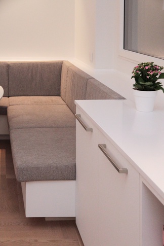 Cucina in stile contemporaneo di 30 di Easy Living