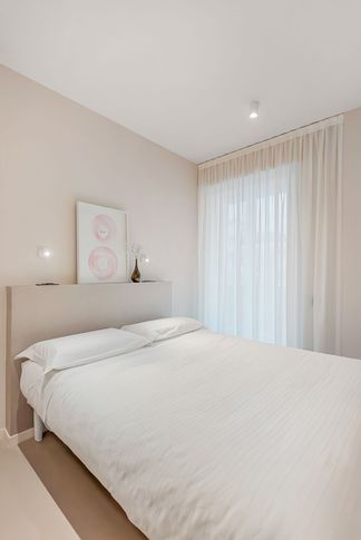 Camera da Letto in stile minimal di 11 di Sofia Carta Studio