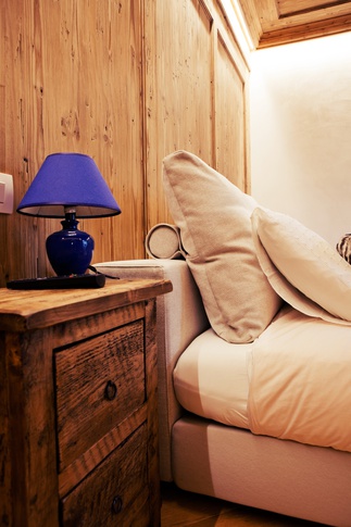Camera da Letto in stile rustico di 17 di Elena Vigano' Architetto