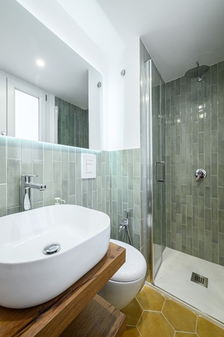 Bagno in stile minimal di 3 di Studio Signò Bagno in stile minimal di 3 di Studio Signò
