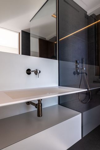 Bagno in stile moderno di 5 di Alessandro Magno Studio Bagno in stile moderno di 5 di Alessandro Magno Studio