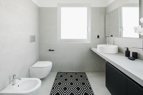Bagno in stile contemporaneo di 8 di S’arch.