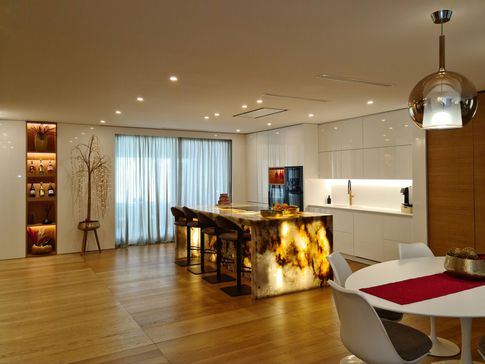 Open Space in stile moderno di 80 di GIOVANNI SELLITRI STUDIO