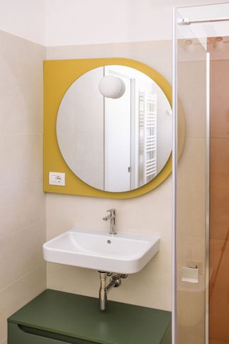 Bagno in stile iconico di 5 di LATER STUDIO / paola cortesi architetto