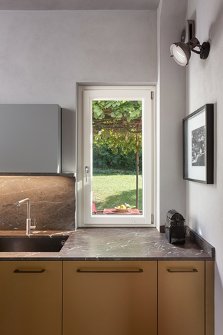Cucina in stile contemporaneo di 13 di TGA_Studio