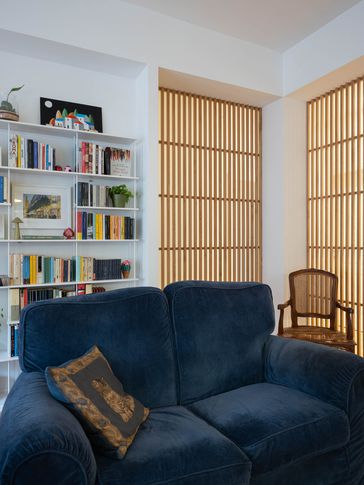 Soggiorno in stile moderno di 40 di Equus Architects