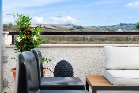 Terrazza in stile mediterraneo di 80 di Caprioli Architetti Terrazza in stile mediterraneo di 80 di Caprioli Architetti