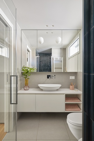 Bagno in stile moderno di 80 di Chantal Forzatti architetto
