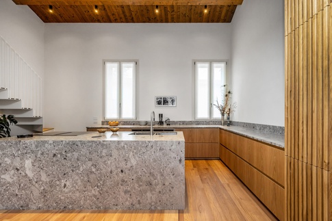Open Space in stile contemporaneo di 70 di Arredamenti Andalo
