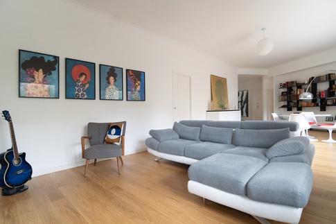 Soggiorno in stile moderno di 40 di LIT-ARCHITECTS