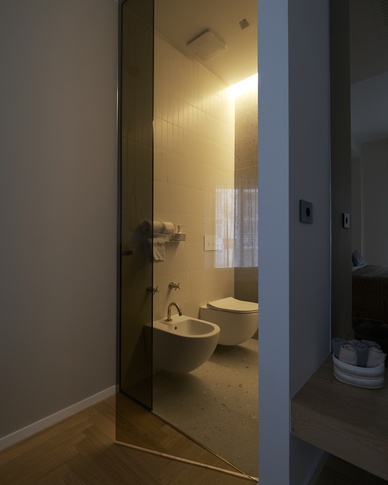Camera da Letto in stile contemporaneo di 16 di Michela Cordisco Interiors Camera da Letto in stile contemporaneo di 16 di Michela Cordisco Interiors