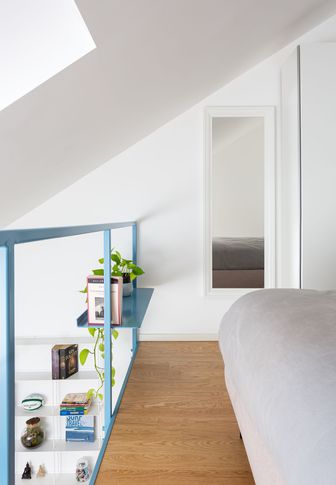 Open Space in stile contemporaneo di 35 di Giulia Dagheti Architetto