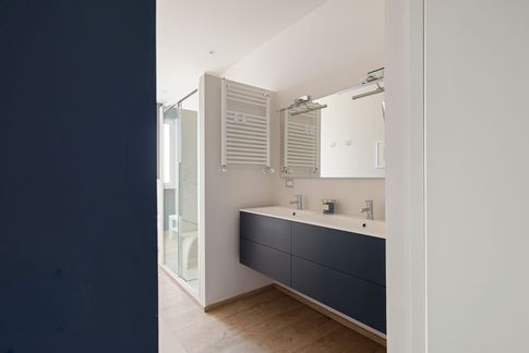 Bagno in stile contemporaneo di 12 di alberto4house Bagno in stile contemporaneo di 12 di alberto4house