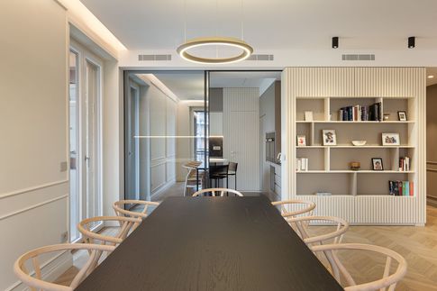 Open Space in stile moderno di 40 di Studio Zanobini