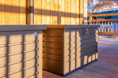 Terrazza in stile moderno di 15 di Design Alpino