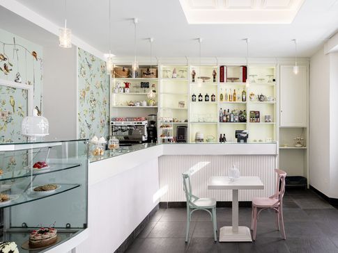 Open Space in stile parigino di 60 di Studio di Architettura Barbara Vucusa Architetto