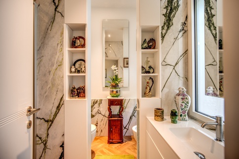 Bagno in stile contemporaneo di 5 di MOB Architects Bagno in stile contemporaneo di 5 di MOB Architects