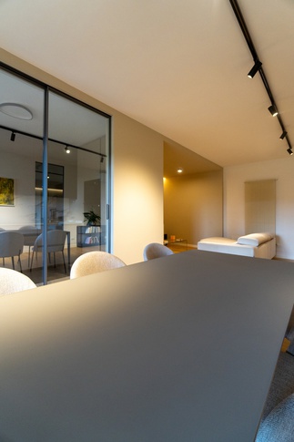 Soggiorno in stile contemporaneo di 20 di LIT-ARCHITECTS