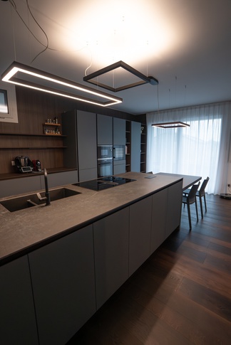 Open Space in stile moderno di 80 di BF interni Open Space in stile moderno di 80 di BF interni