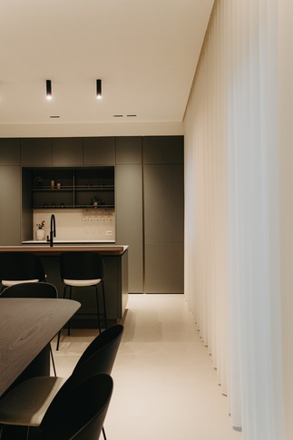 Open Space in stile contemporaneo di 135 di Architetto Michelangelo Todisco Open Space in stile contemporaneo di 135 di Architetto Michelangelo Todisco