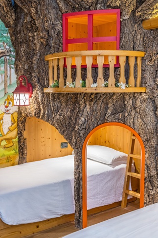 Cameretta Bambini in stile naturale di 10 di Arredamenti Andalo Cameretta Bambini in stile naturale di 10 di Arredamenti Andalo