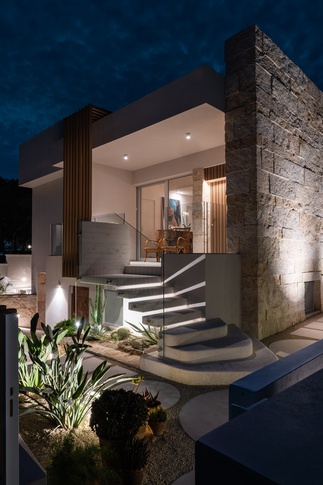 Giardino in stile mediterraneo di 126 di Francesco Cardano Interior Designer Giardino in stile mediterraneo di 126 di Francesco Cardano Interior Designer