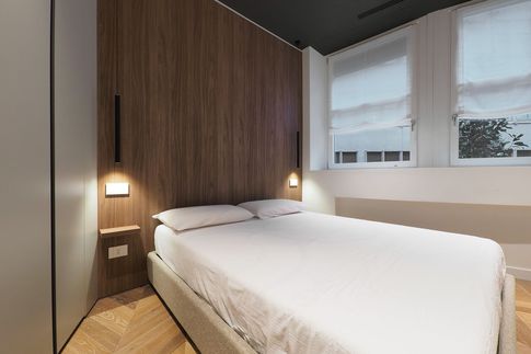 Camera da Letto in stile contemporaneo di 12 di Desearq studio - architettura e interior design