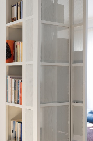 Soggiorno in stile contemporaneo di 40 di Equus Architects