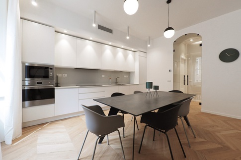 Open Space in stile glamour di 40 di Desearq studio - architettura e interior design Open Space in stile glamour di 40 di Desearq studio - architettura e interior design