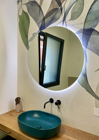 Bagno in stile moderno di 4 di SuMisura Architetti