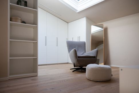 Camera da Letto in stile moderno di 30 di Enzo Razzano Architettura