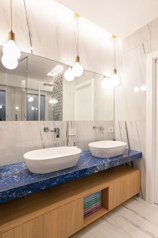 Bagno in stile eclettico di 12 di Pucciarelli Architetti