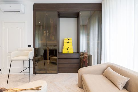 Cabina Armadio in stile glamour di 10 di Desearq studio - architettura e interior design