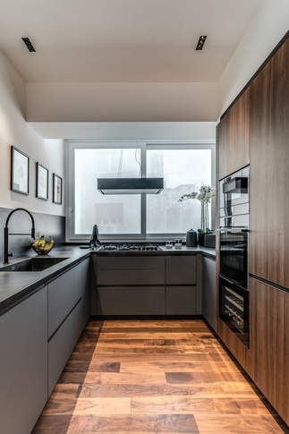 Cucina in stile contemporaneo di 12 di MOB Architects